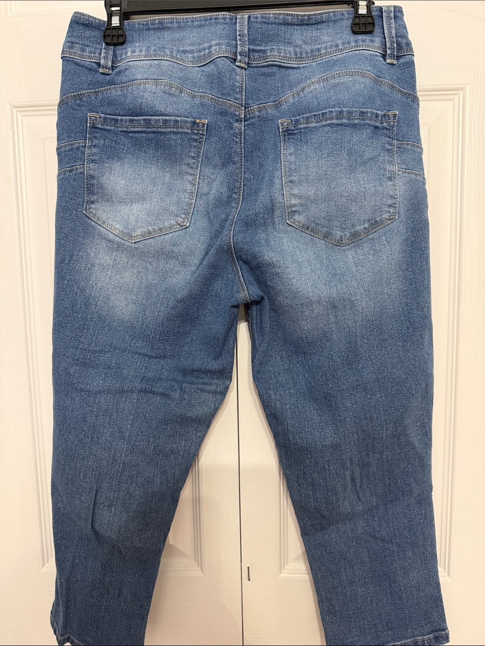 d. jeans Womens Classic Blue Wash Cropped Jeans - Picture 3 of 5